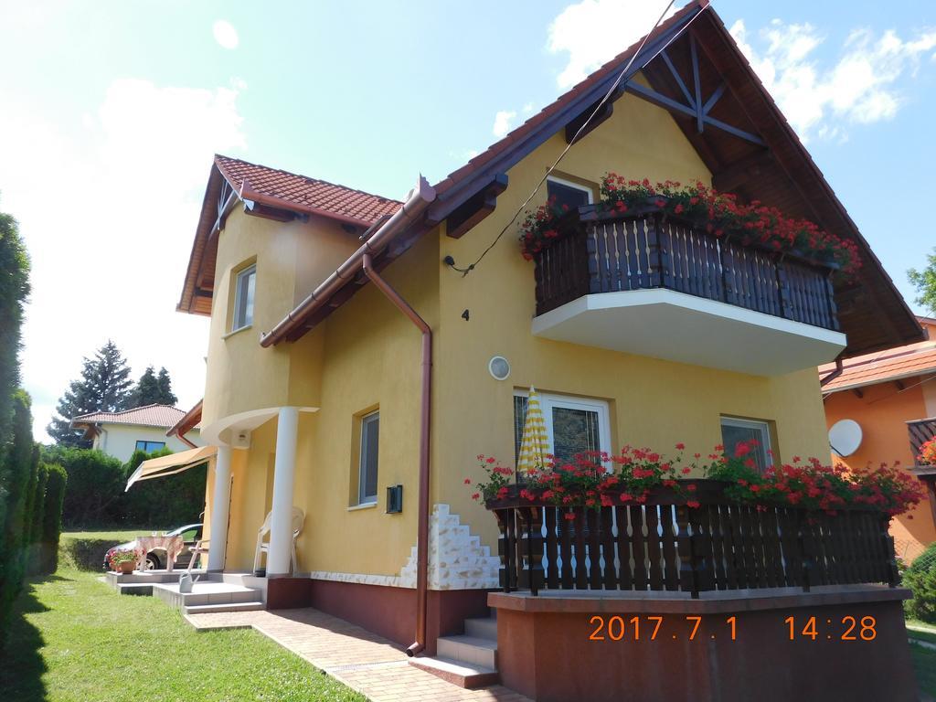 זלקרוס Akacfa Hortenzia Apartman מראה חיצוני תמונה